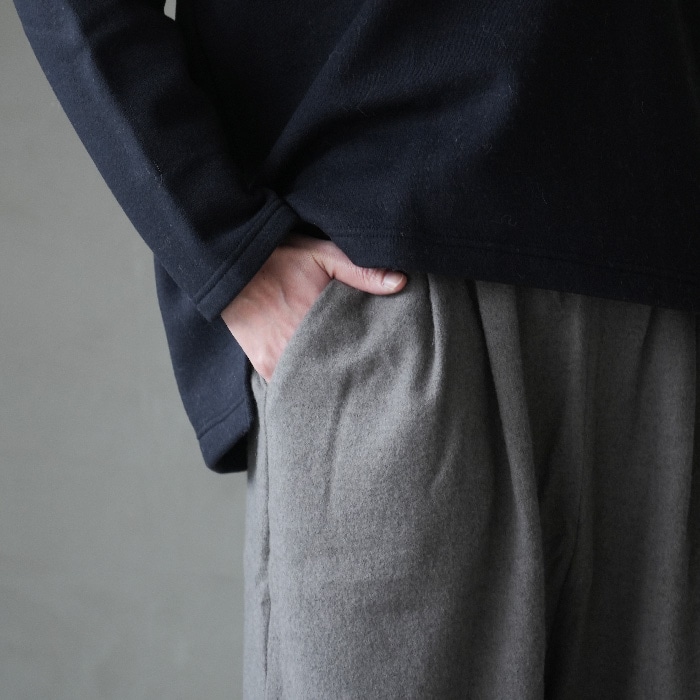 ○(e253t188) / evam eva (エヴァムエヴァ) / tuck pants(タックパンツ