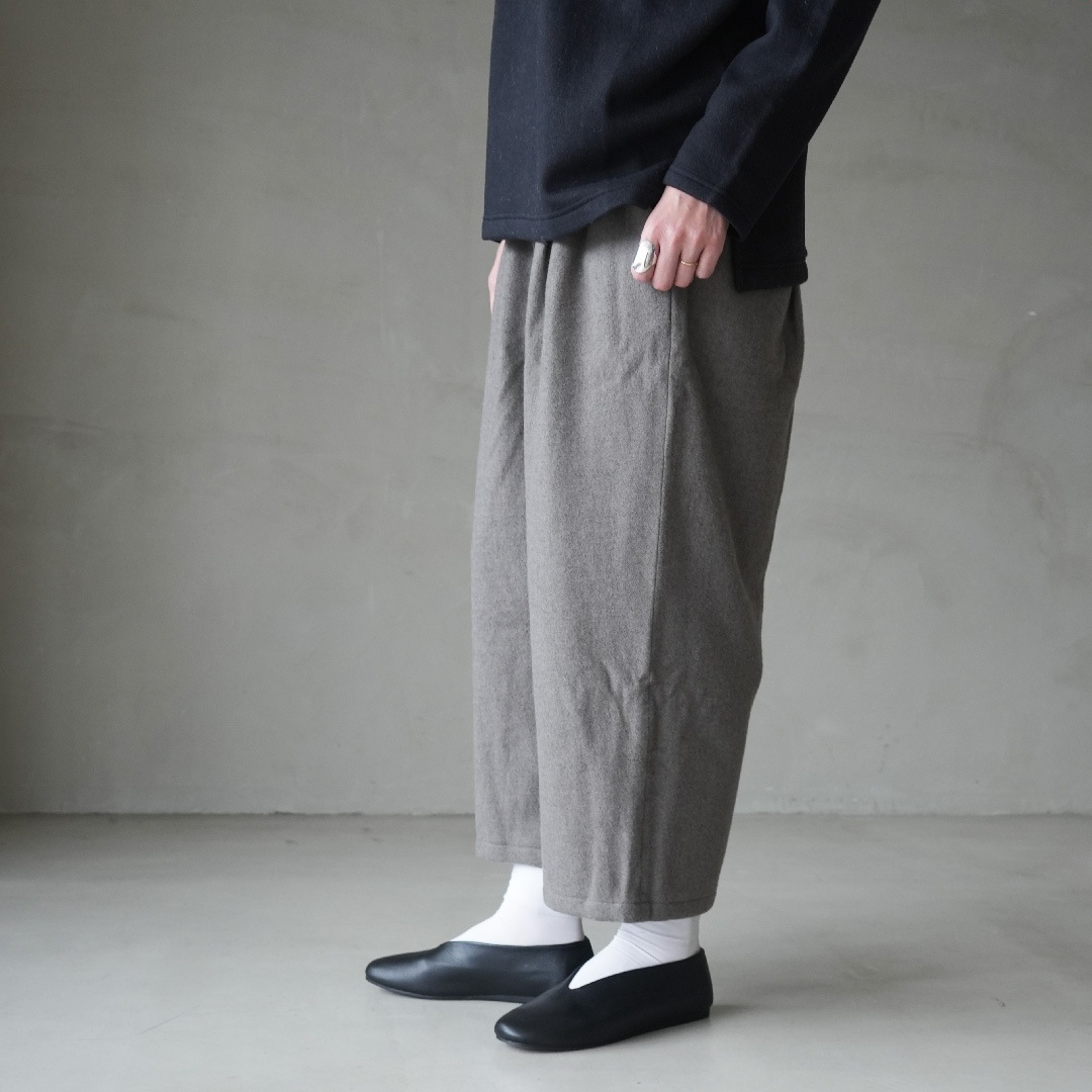 ○(e253t188) / evam eva (エヴァムエヴァ) / tuck pants(タックパンツ