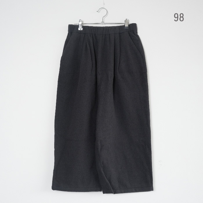 美品evam eva【定価2.5万】ブラックタックパンツ ○(e253t188) / evam eva (エヴァムエヴァ) / tuck pants(タックパンツ