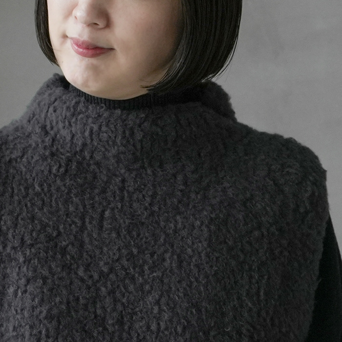 ○（e243k178) / evam eva(エヴァムエヴァ) /boa vest (ボアベスト