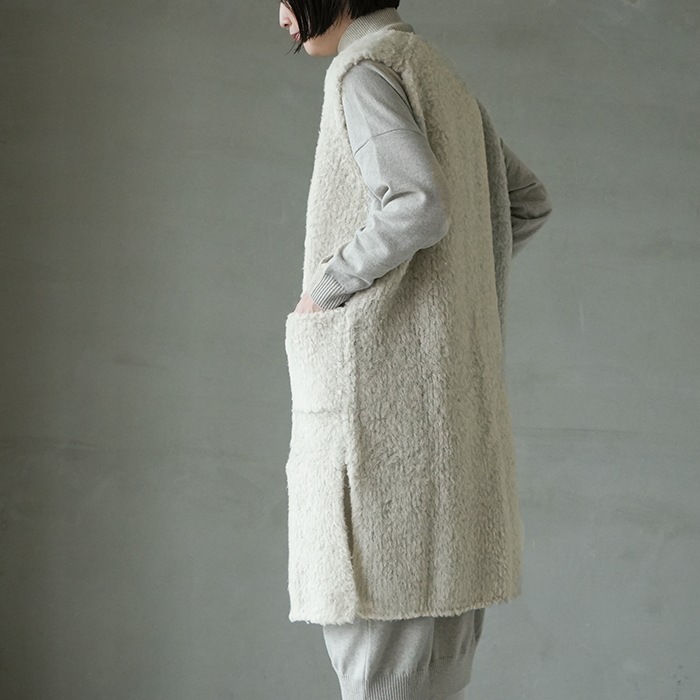 □（e243k179) / evam eva(エヴァムエヴァ) /boa long vest