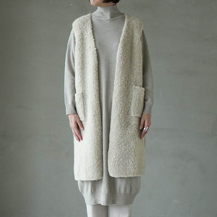 □（e243k179) / evam eva(エヴァムエヴァ) /boa long vest