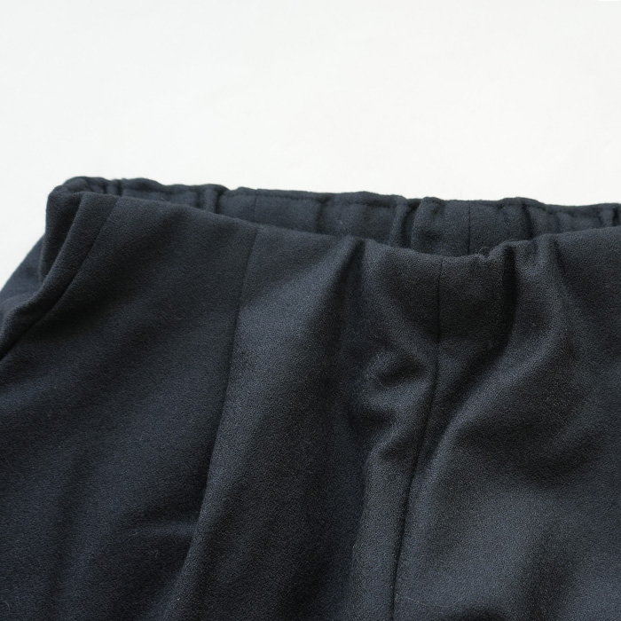 e223t046) / evam eva (エヴァムエヴァ) / black tuck pants(ブラック