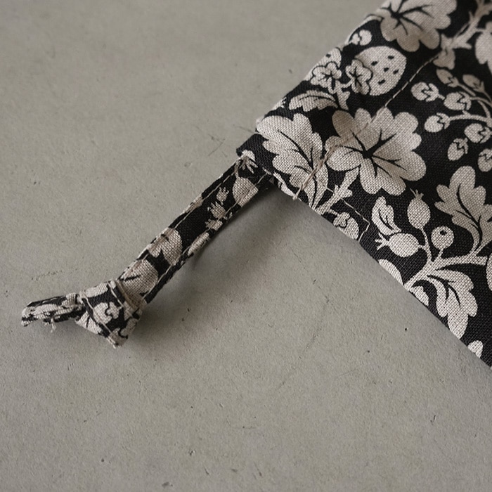 WILD BERRY DRAWSTRING BAG (L)ホワイト週末最終価格 7768）/ R&D.M.Co-/OLDMANS TAILOR(アールアンドディーエムコー