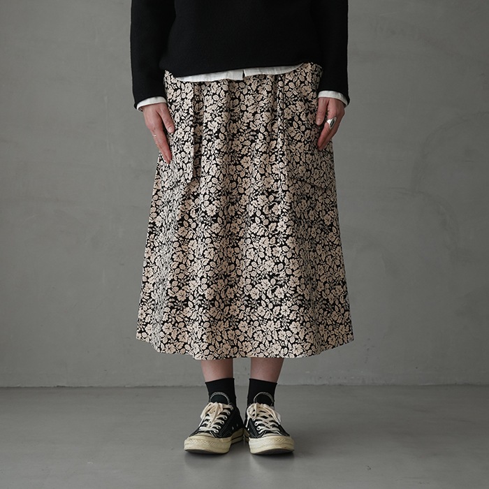 【美品】R&D.M.Co オールドマンズテーラー ナーサリープリントスカート R & D.M.Co- オールドマンズテーラー モノ トリック プリント