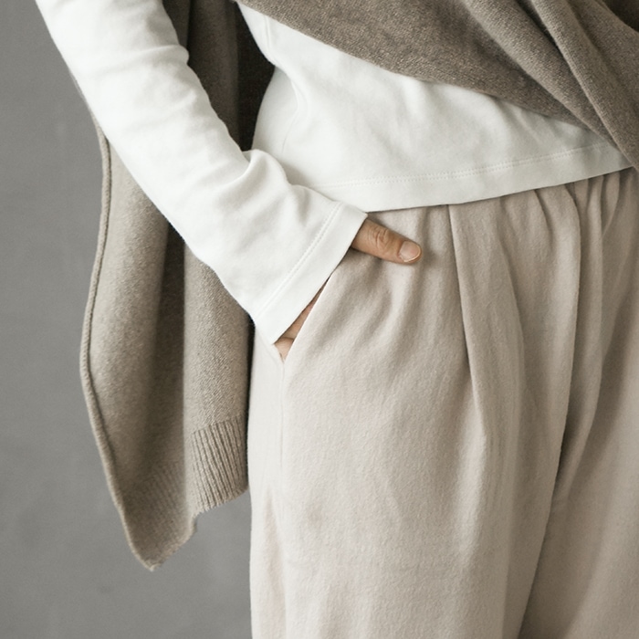 ○（e243c173) / evam eva(エヴァムエヴァ) /wool tuck pants (ウール