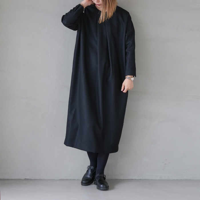 e223t045) / evam eva (エヴァムエヴァ) / black tuck one piece