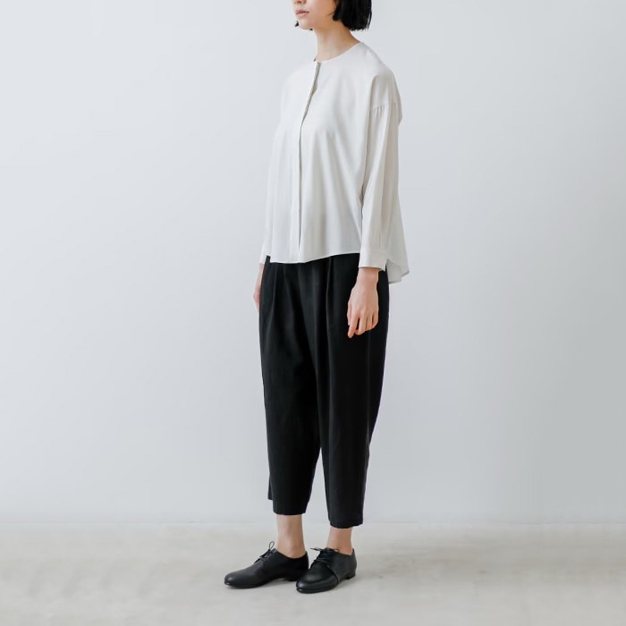 e263t010) / evam eva (エヴァムエヴァ) / water linen tuck pants