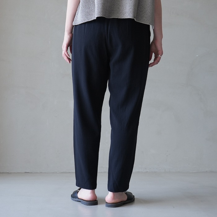evamevaエヴァムエヴァ　cotton pants SIZE M e261t198) / evam eva (エヴァムエヴァ) / cotton tuck pants(コットン