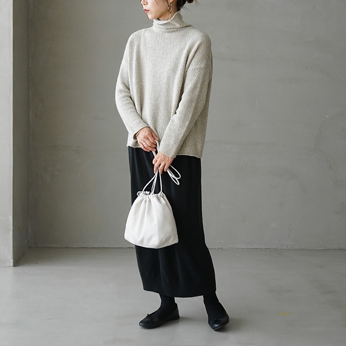 美品✨エヴァムエヴァ カシミヤ セーブル クルーネック　ニット　アイボリー 美品✨エヴァムエヴァ カシミヤ セーブル クルーネック ニット