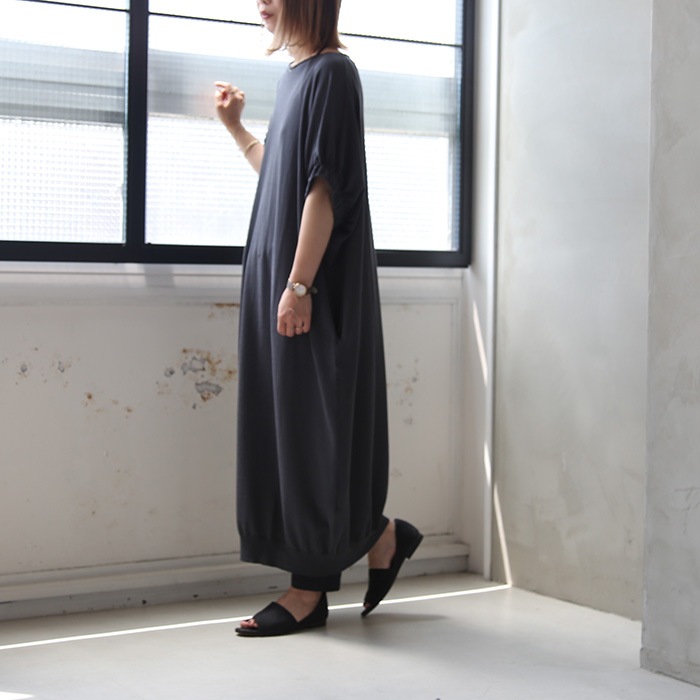 e221k185) / evam eva(エヴァムエヴァ) / high twist cotton one piece ...