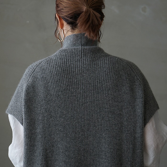 e213k186) / evam eva(エヴァムエヴァ) / yak aze vest(ヤクアゼベスト