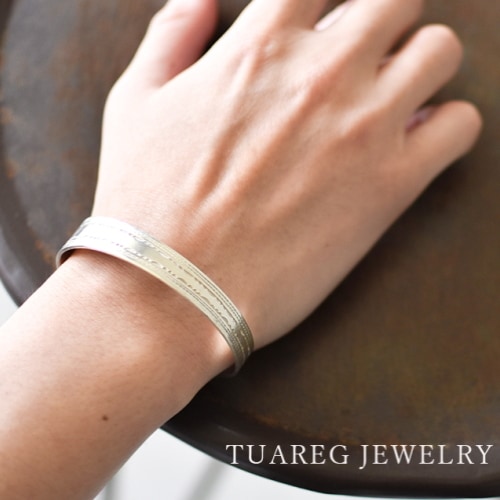 トゥアレグ　バングル　ブレスレット　純銀 トゥアレグ バングル ブレスレット 純銀 新型！【TOUAREG SILVER
