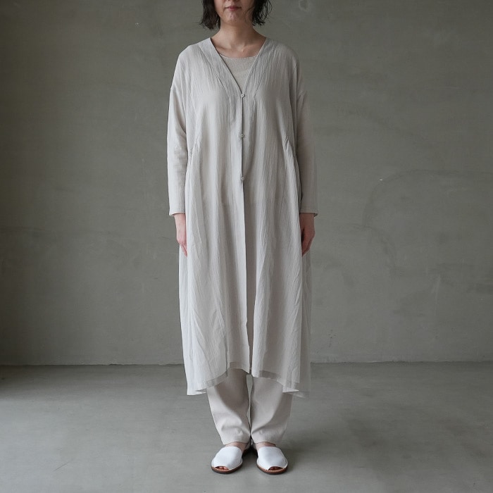 e231t097) / evam eva (エヴァムエヴァ) /shirring robe