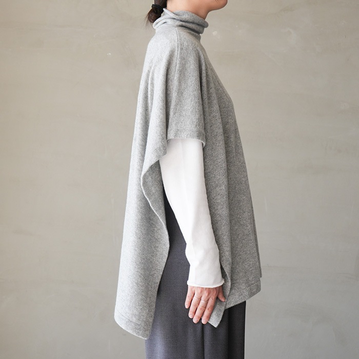 e263k141) / evam eva (エヴァムエヴァ) / cashmere poncho(カシミヤ