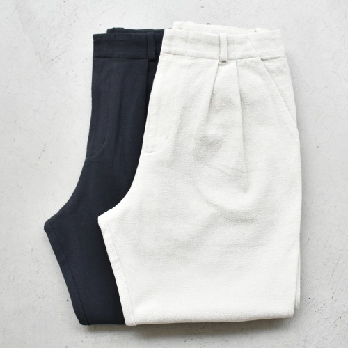 美品★evam eva★24SS コットンタックパンツ テーパード evam eva エヴァムエヴァ cotton tuck pants コットンタック