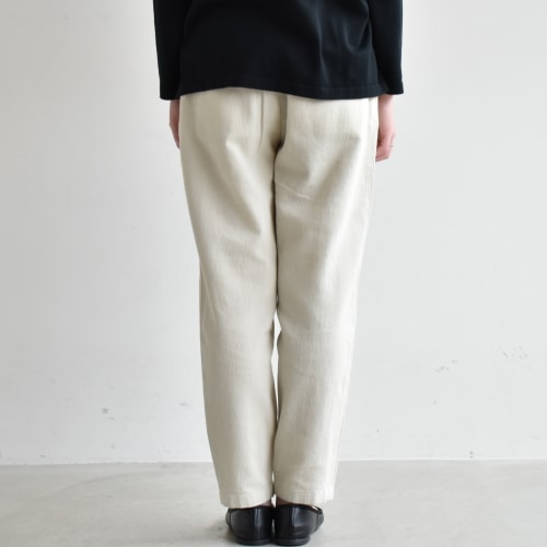 evam evaの綿ナロータックパンツ e201t041) / evam eva(エヴァムエヴァ) / cotton tuck pants