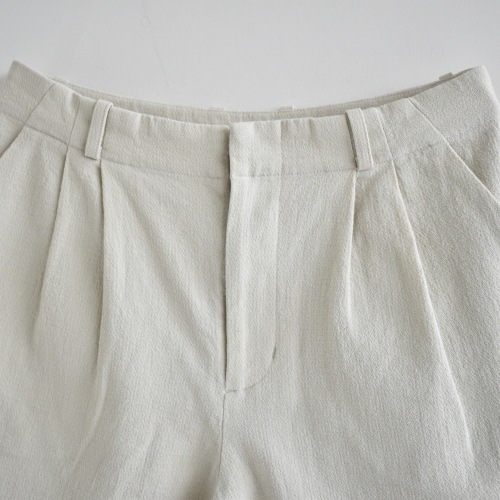 e201t041) / evam eva(エヴァムエヴァ) / cotton tuck pants