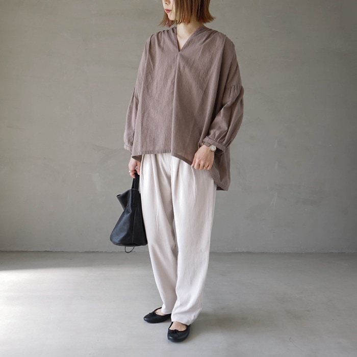 e221t086) / evam eva(エヴァムエヴァ) / cotton tuck pants