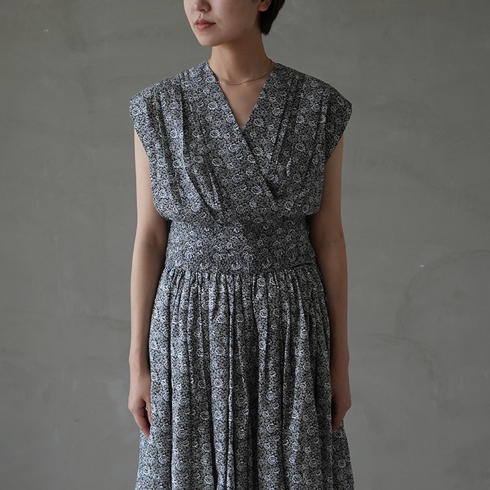 オールドマンズテーラー　ウールブラウス R&D.M.Co- / OLDMAN'S TAILOR WILD BERRY ROUND COLLAR NO