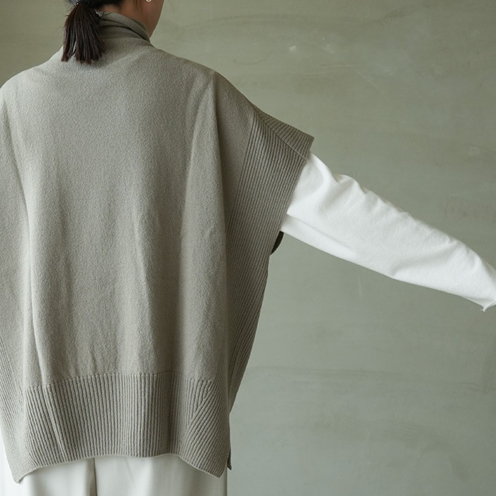 e263k067) / evam eva (エヴァムエヴァ) / wool poncho(ウールポンチョ