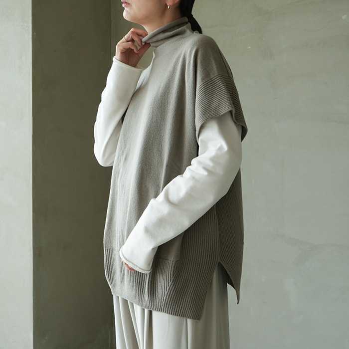 e263k067) / evam eva (エヴァムエヴァ) / wool poncho(ウールポンチョ