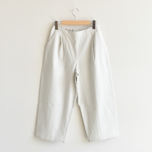 専用　evam eva  コットンタックパンツ evam eva(エヴァム エヴァ) コットン タック パンツ / cotton