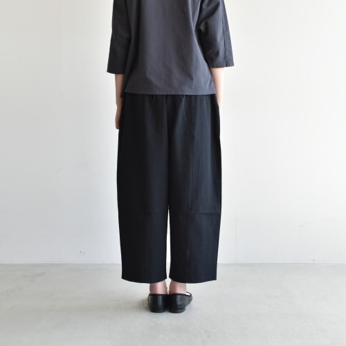 美品★evam eva★24SS コットンタックパンツ テーパード e201t041) / evam eva(エヴァムエヴァ) / cotton tuck pants