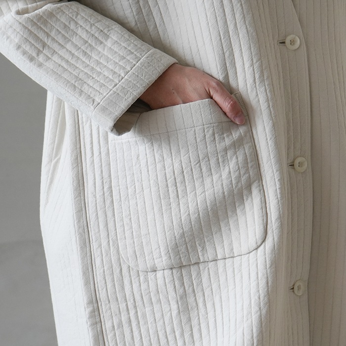 □（e233t107） / evam eva(エヴァムエヴァ) /quilting robe