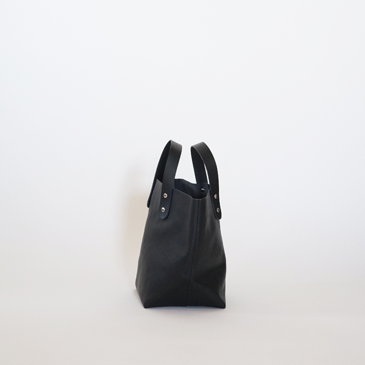 tmb-1841h) / TEMBEA(テンベア) / DELIVERY TOTE SMALL SHRINK LEATHER 