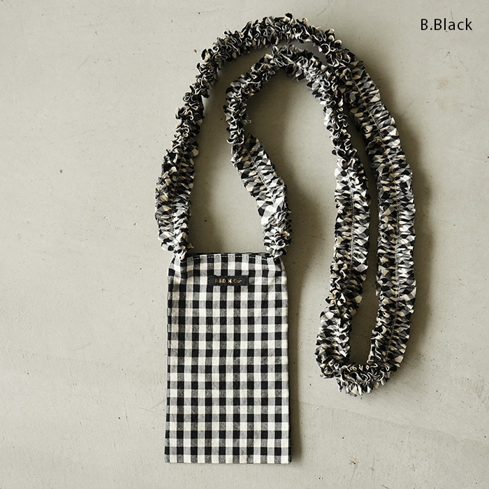 R&D.M.Co- ギンガムチェックフリルショルダーポシェット R&D.M.Co- ギンガムチェックフリルショルダーポシェット - メルカリ