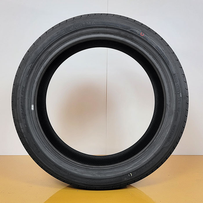 9月中旬入荷 【2026年製】 YOKOHAMA 235/45R18 94W ADVAN dB V551V