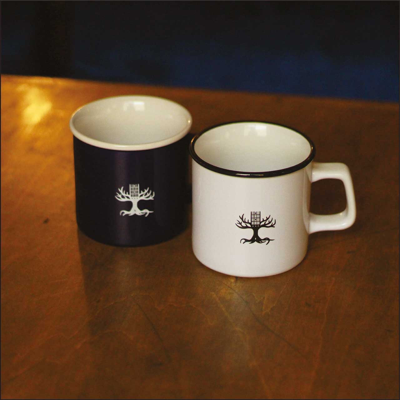 ラウンドリップ ロゴマグ