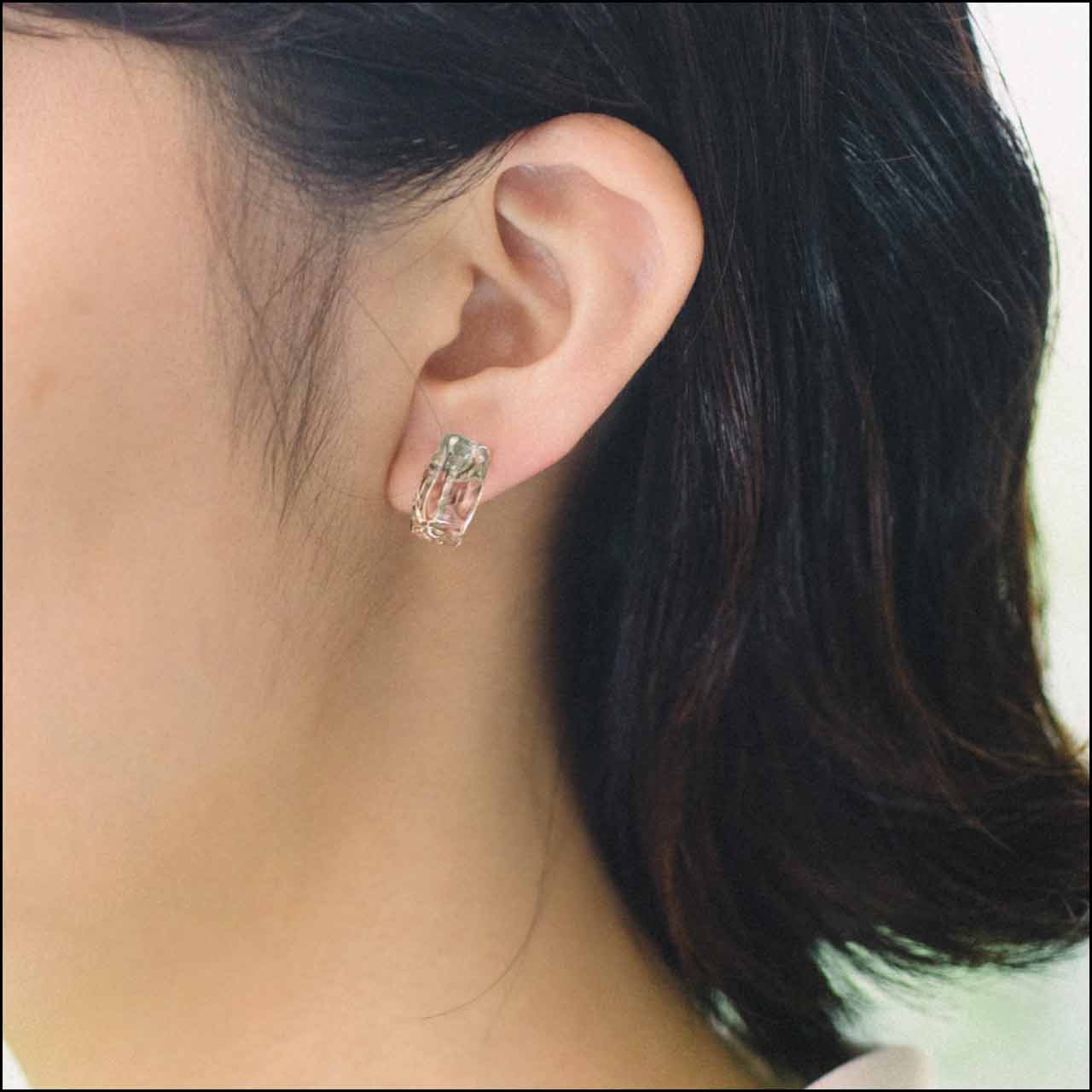 日食なつこ　×　HARIO Lampwork Factory　煙と水晶モチーフアクセサリー（イヤリング）