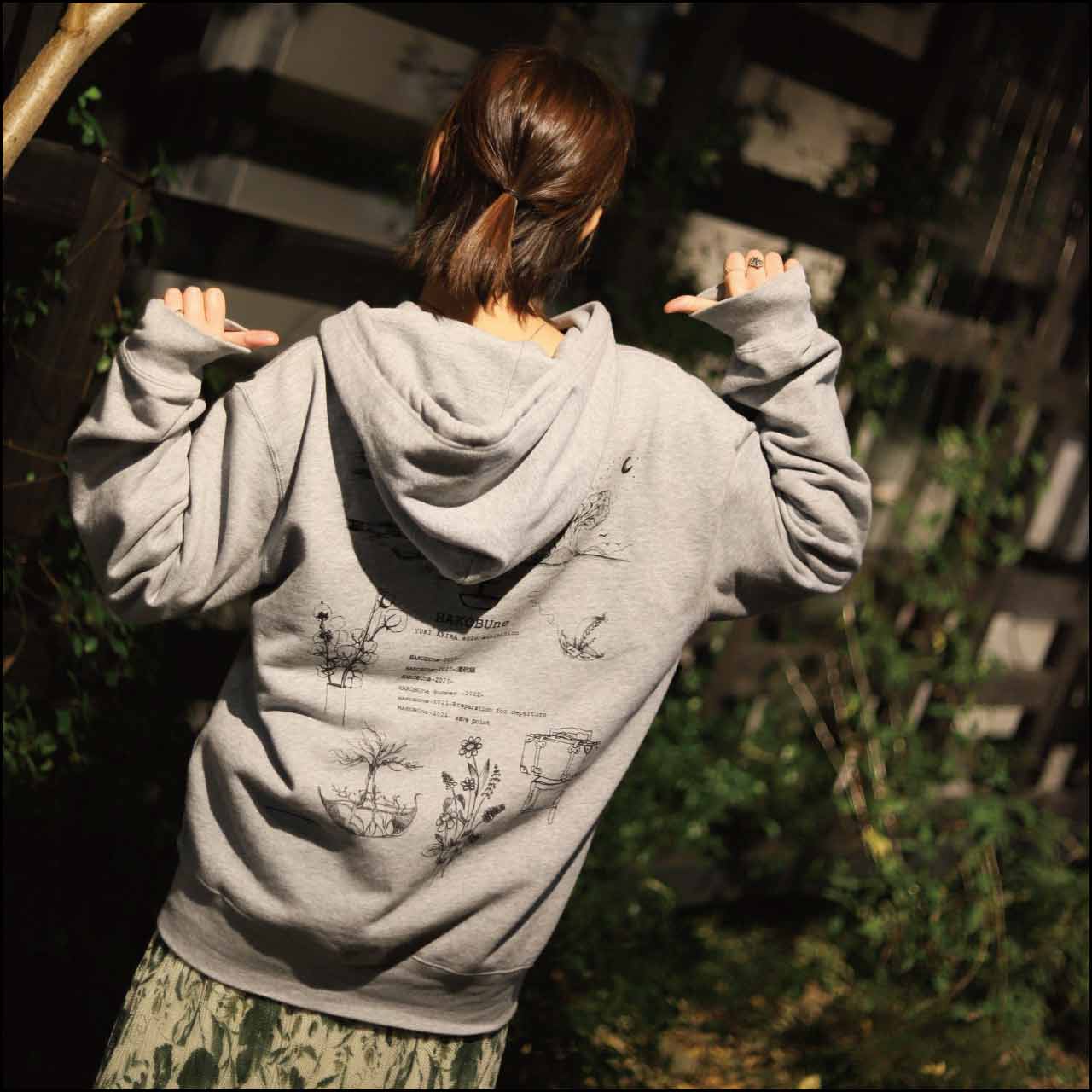 YUKIAKIURA HAKOBUne ジップパーカー