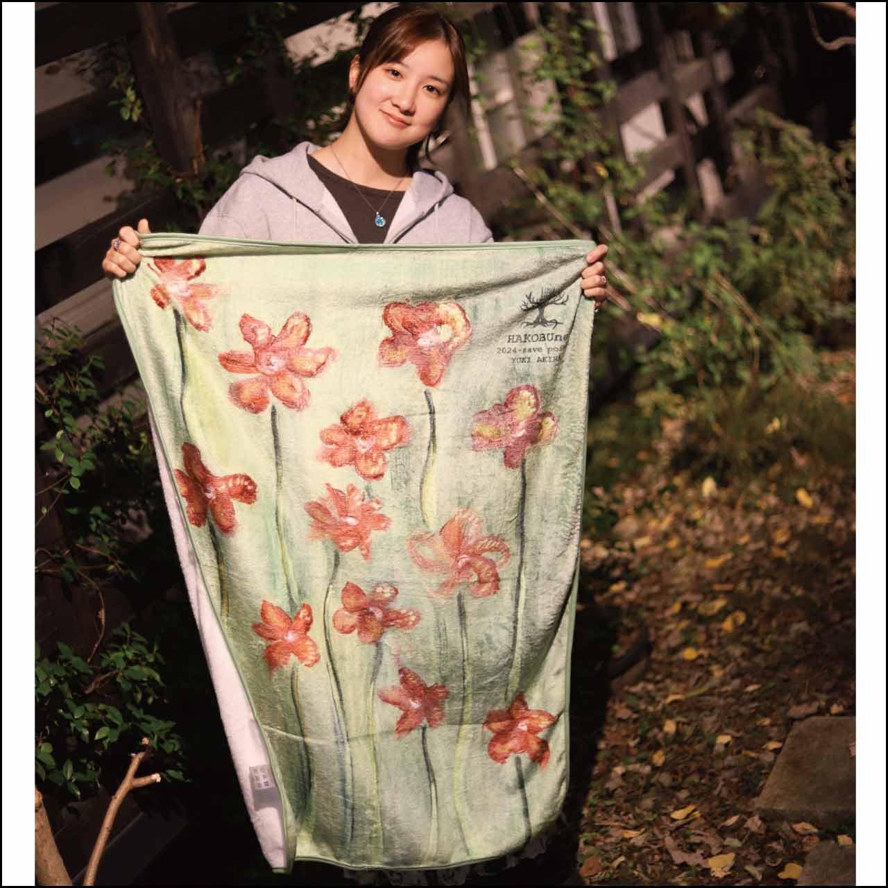 YUKIAKIRA 赤い花大判ブランケット