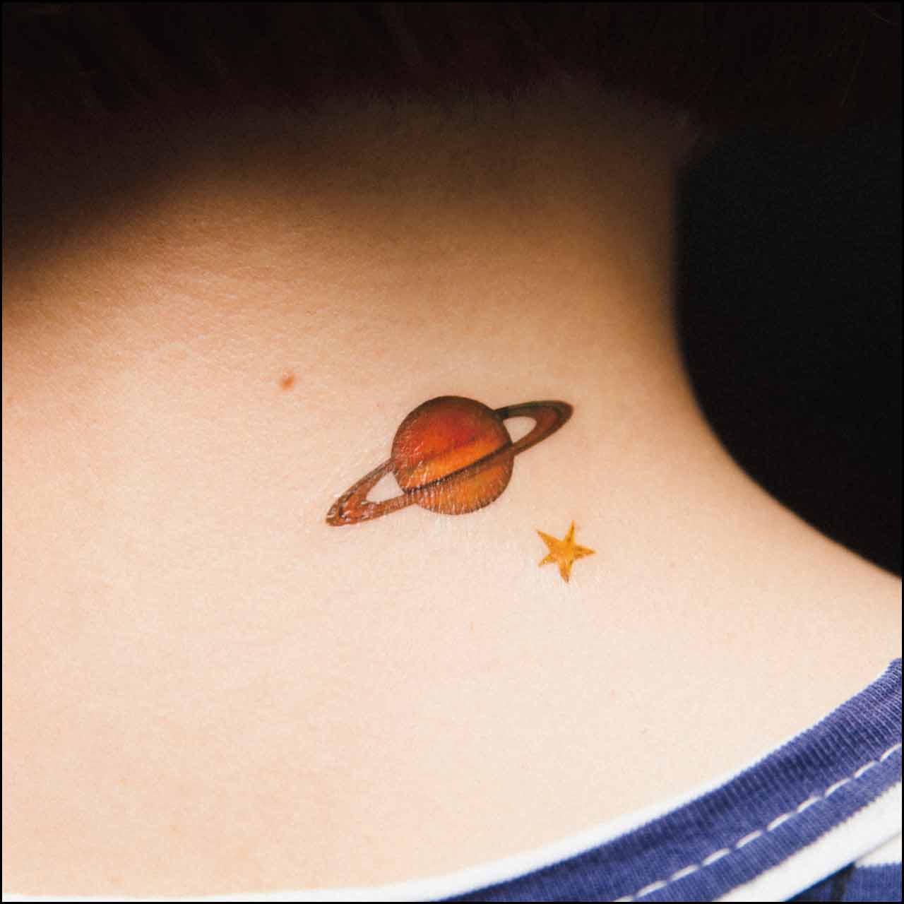 “ 宇宙友泳 “タトゥーシール