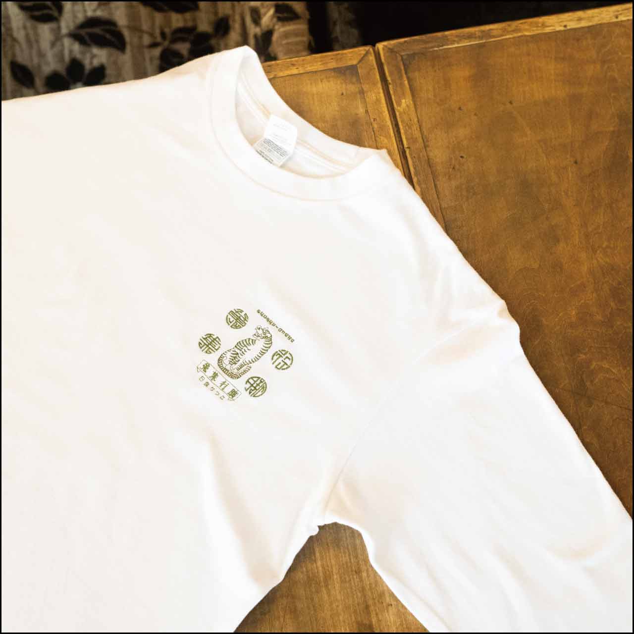 刺繍ロングTシャツ