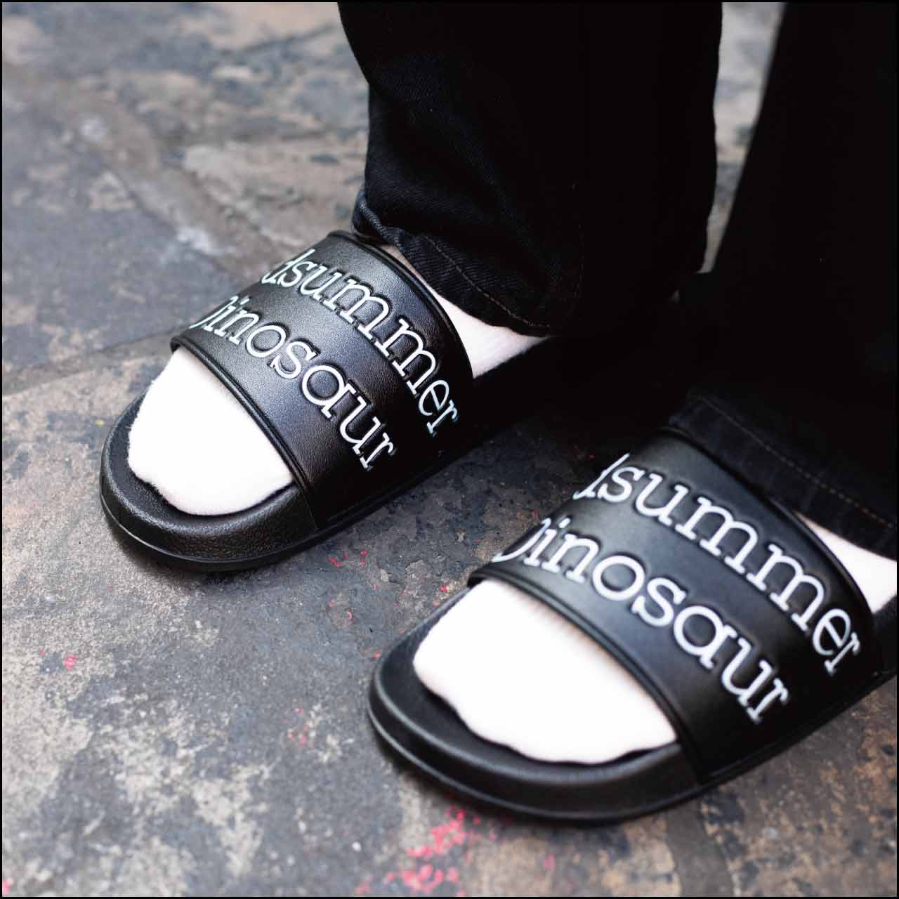 「真夏のダイナソー」サンダル