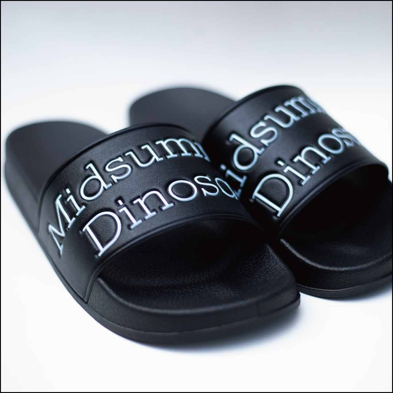 「真夏のダイナソー」サンダル