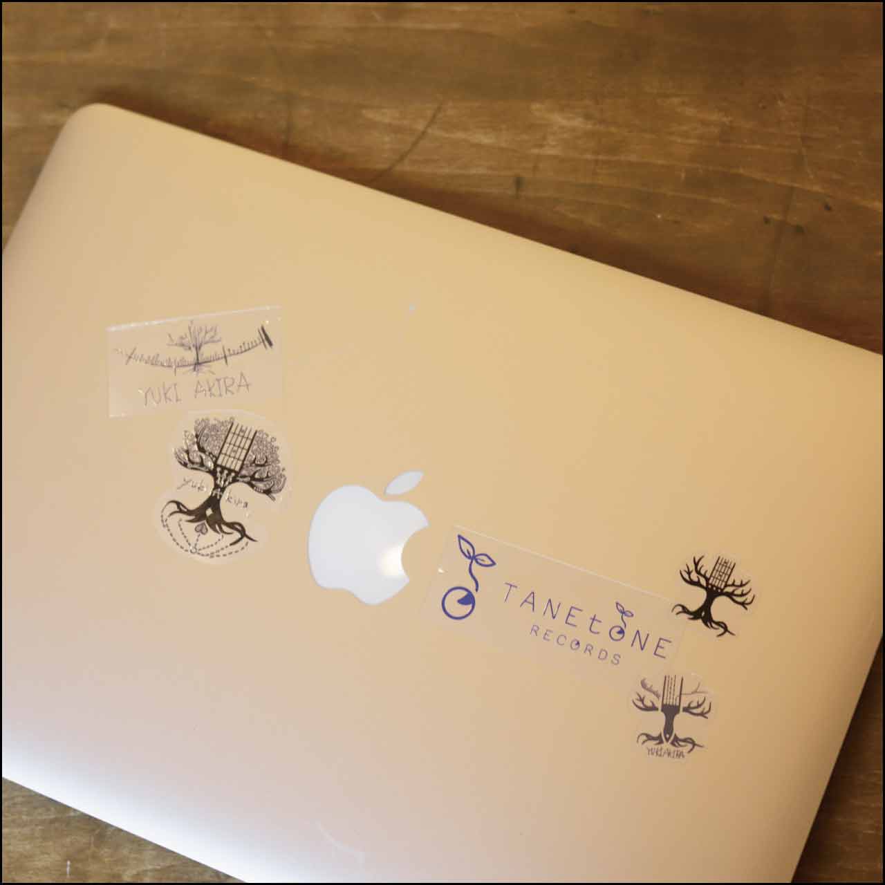 YUKIAKIRA 5周年ロゴ大集合ステッカー