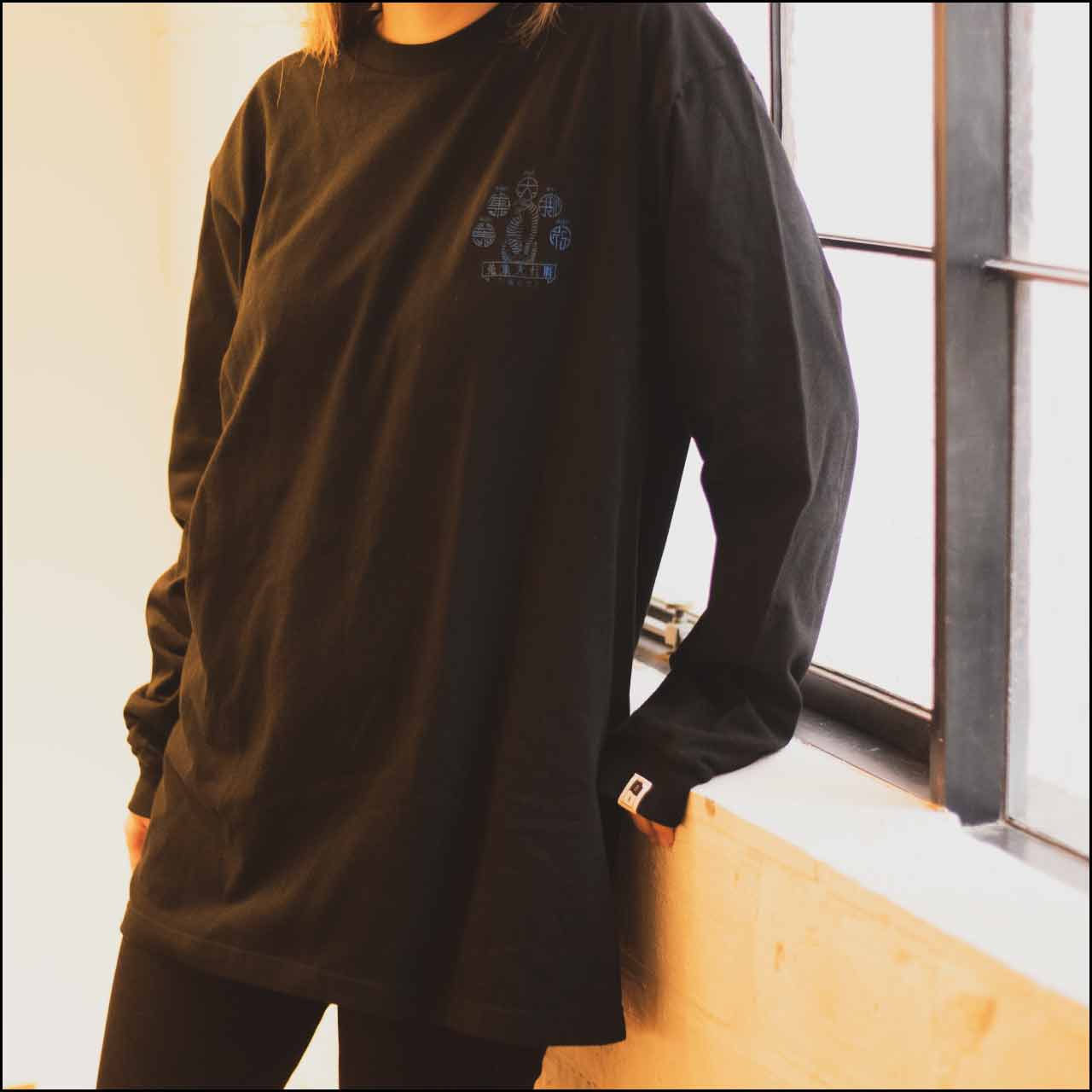 刺繍ロングTシャツ（ブラック）