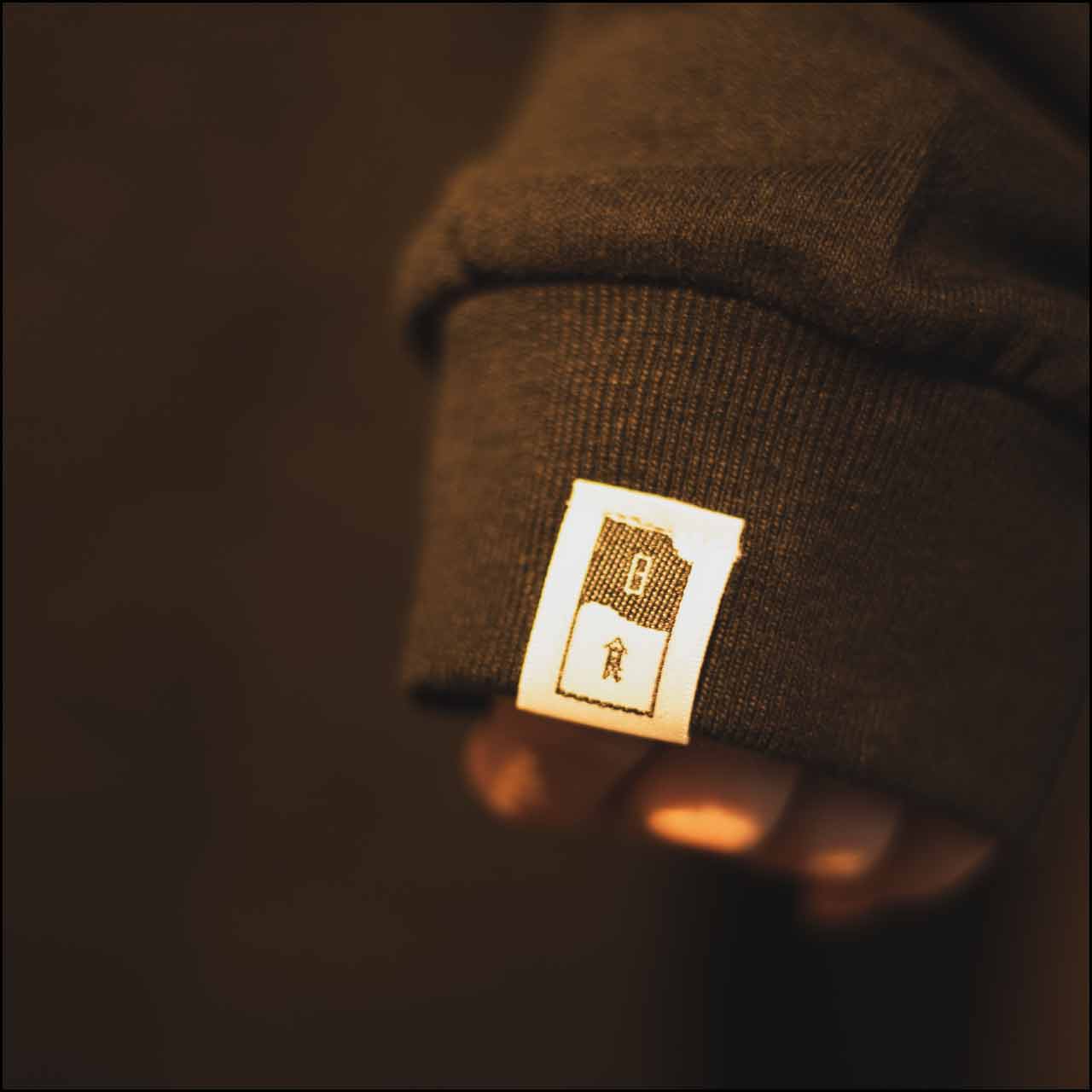 刺繍ロングTシャツ（ブラック）