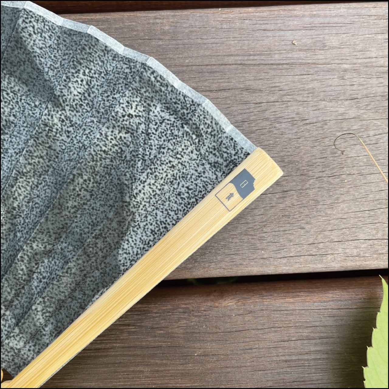 ミメーシスデザイン扇子