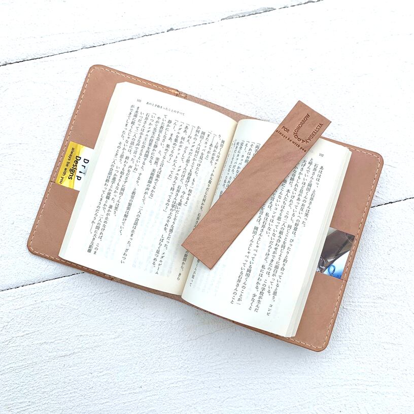 【 本ヌメ革 牛革 ブックカバー A6サイズ 】 栞つき ブックカバー ／ 手帳カバー ノートカバー ・ cowhide カウハイド レザー 本革 ｜ 経年変化 おすすめ nfl pst|本革｜手帳カ