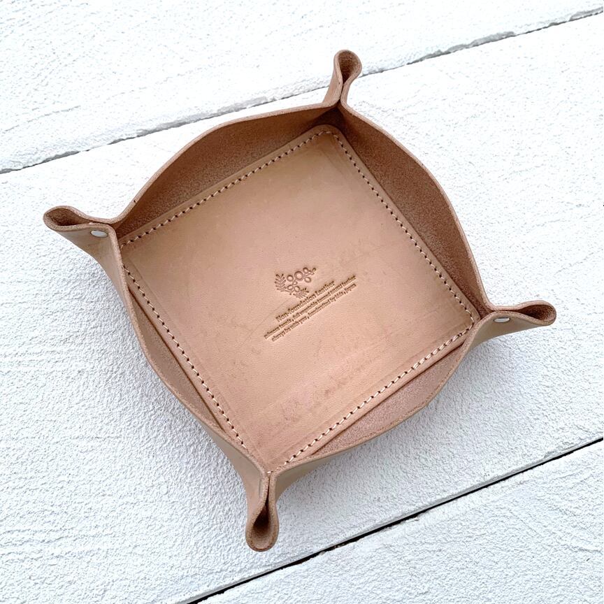 【 本ヌメ革 牛革 トレイ 正方形 】 レザートレイ ／ カールトン キャッシュトレイ アクセサリートレイ ・ cowhide カウハイド レザー 本革 ｜ 経年変化 おすすめ nfl pst