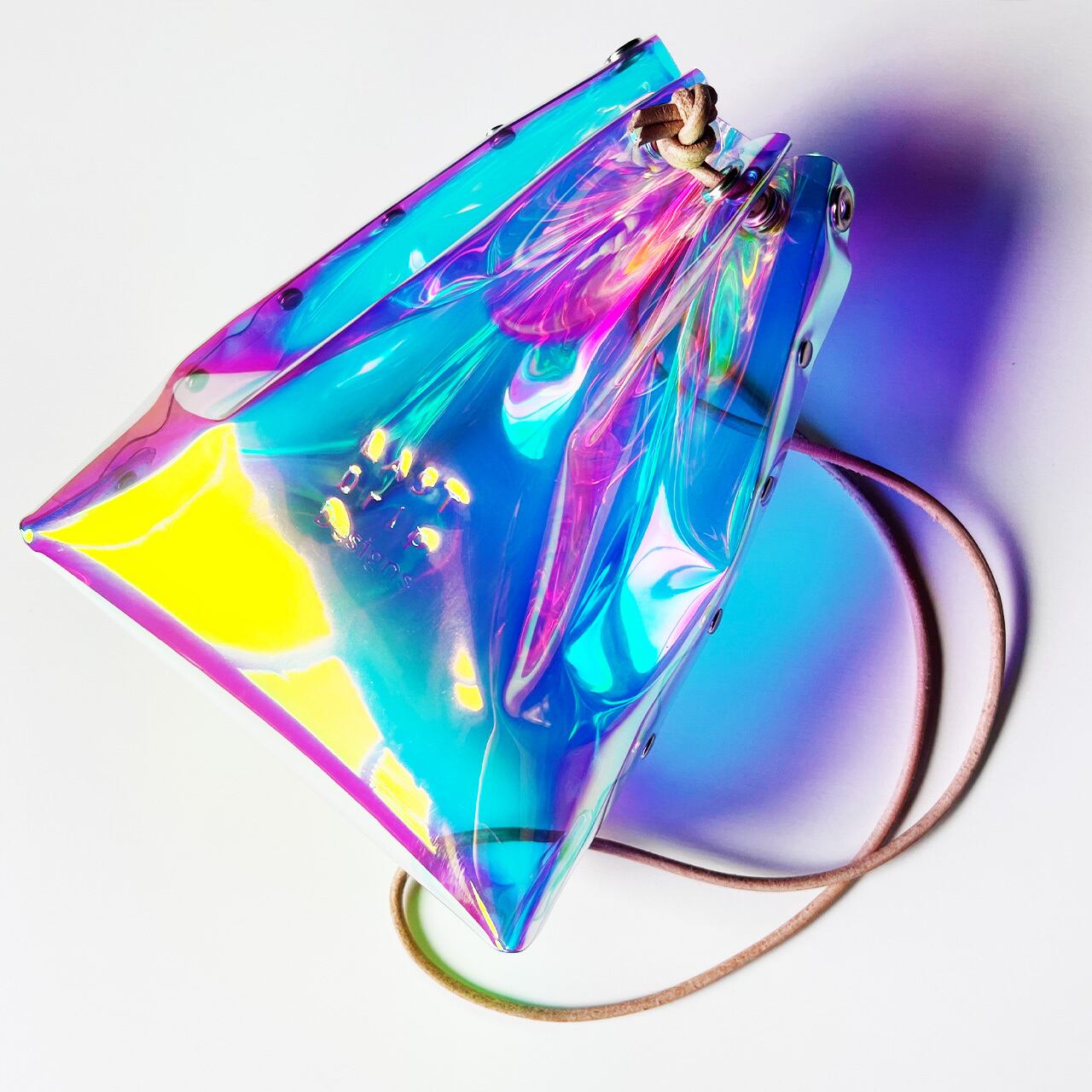 【 オーロラ 巾着バッグ Sサイズ 】 巾着袋 ／ クリアバッグ ・ 虹色 防水 ビニール PVC ｜ フェス アウトドア レジャー おすすめ acp hnd