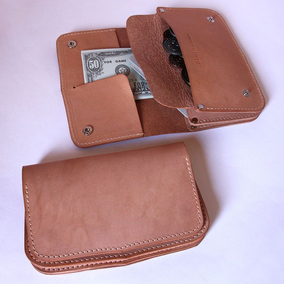 【 本ヌメ革 牛革 アローヘッドウォレット 3部屋 】 アローヘッド ミドル財布 / トラッカーウォレット 財布 ・ cowhide カウハイド レザー 本革 | 経年変化 おすすめ nfl pst