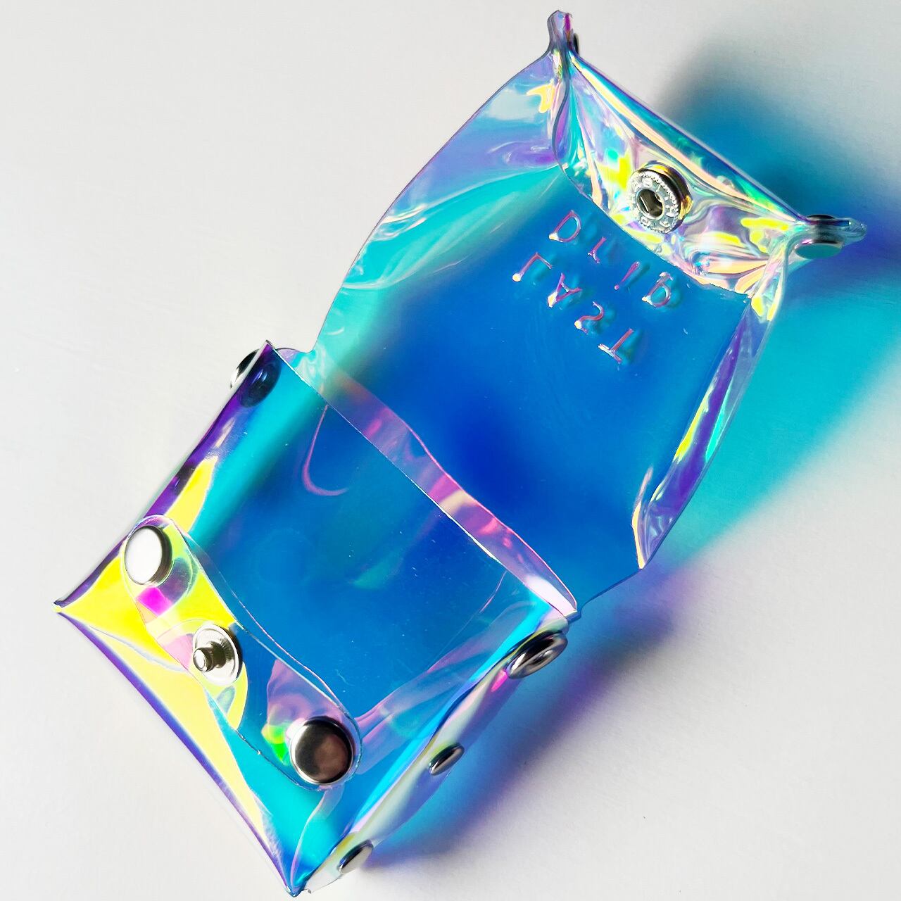 【 オーロラ 小銭入れ 】 蓋がトレイになる メッセンジャー コインケース / 馬蹄型 風 ・ 虹色 防水 ビニール PVC | フェス アウトドア レジャー おすすめ acp pst