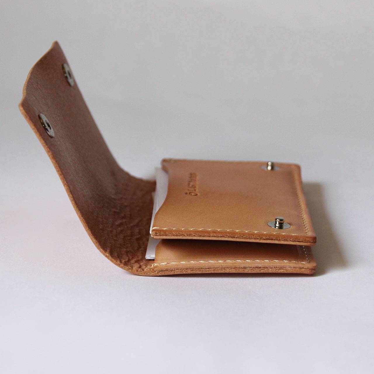 本ヌメ革 牛革 名刺入れ 2部屋 】 トラッカーカードケース